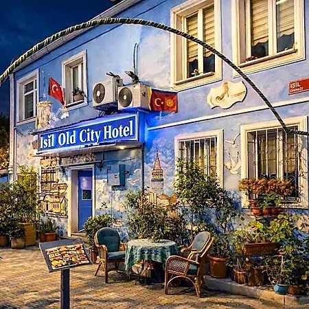 Işıl Old 3*